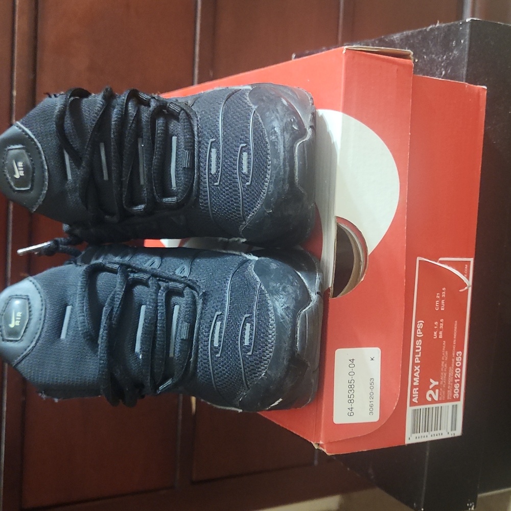 Worn 2y Black Air Max Plus